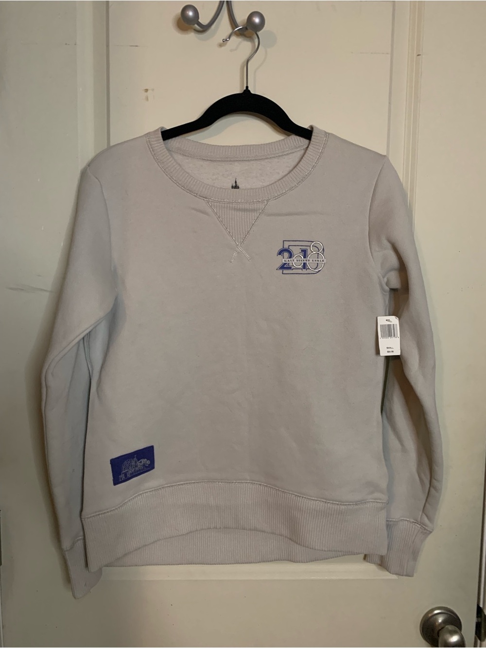 NWT Disney Parks Light Gray Crewneck Embroidered Sweatshirt 2018 Minnie Mouse